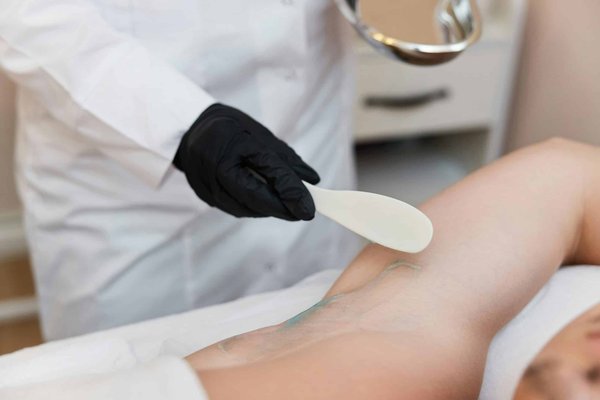 Epilation définitive à haute fréquence : une peau sans poils garantit